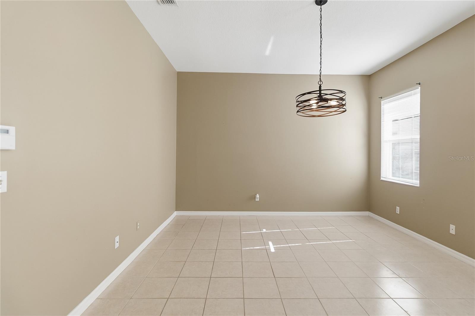 Image 15 of 41 For 677 Buckhaven Loop