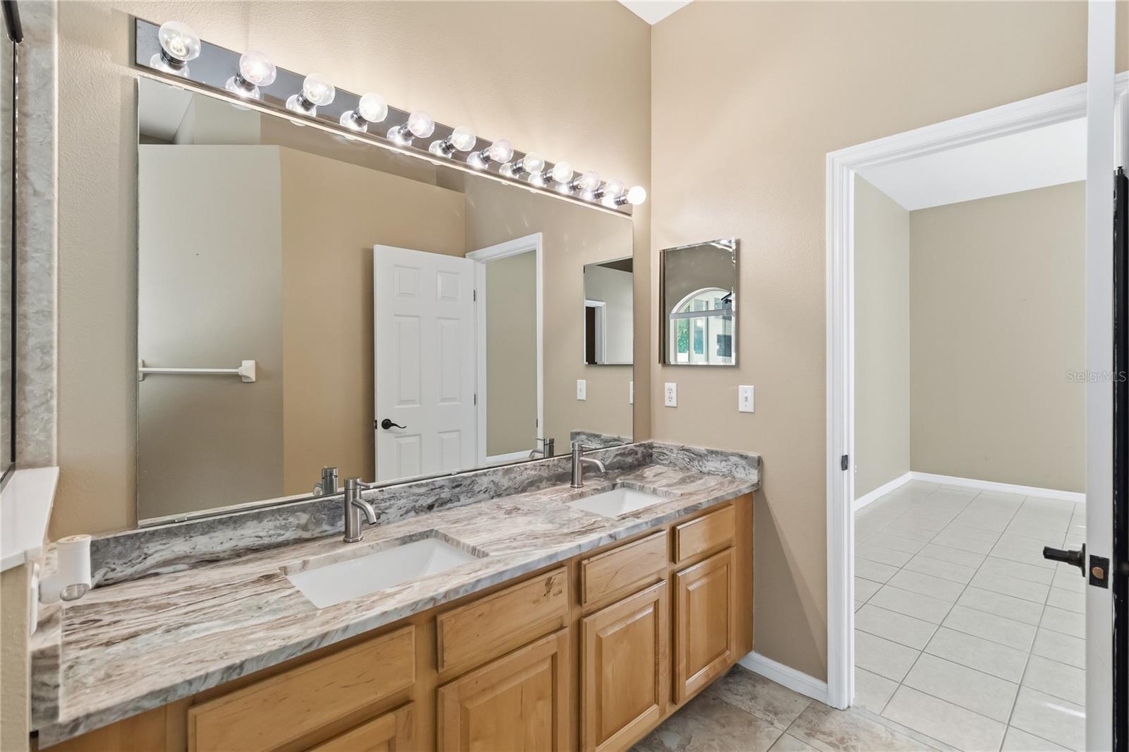 Image 17 of 41 For 677 Buckhaven Loop