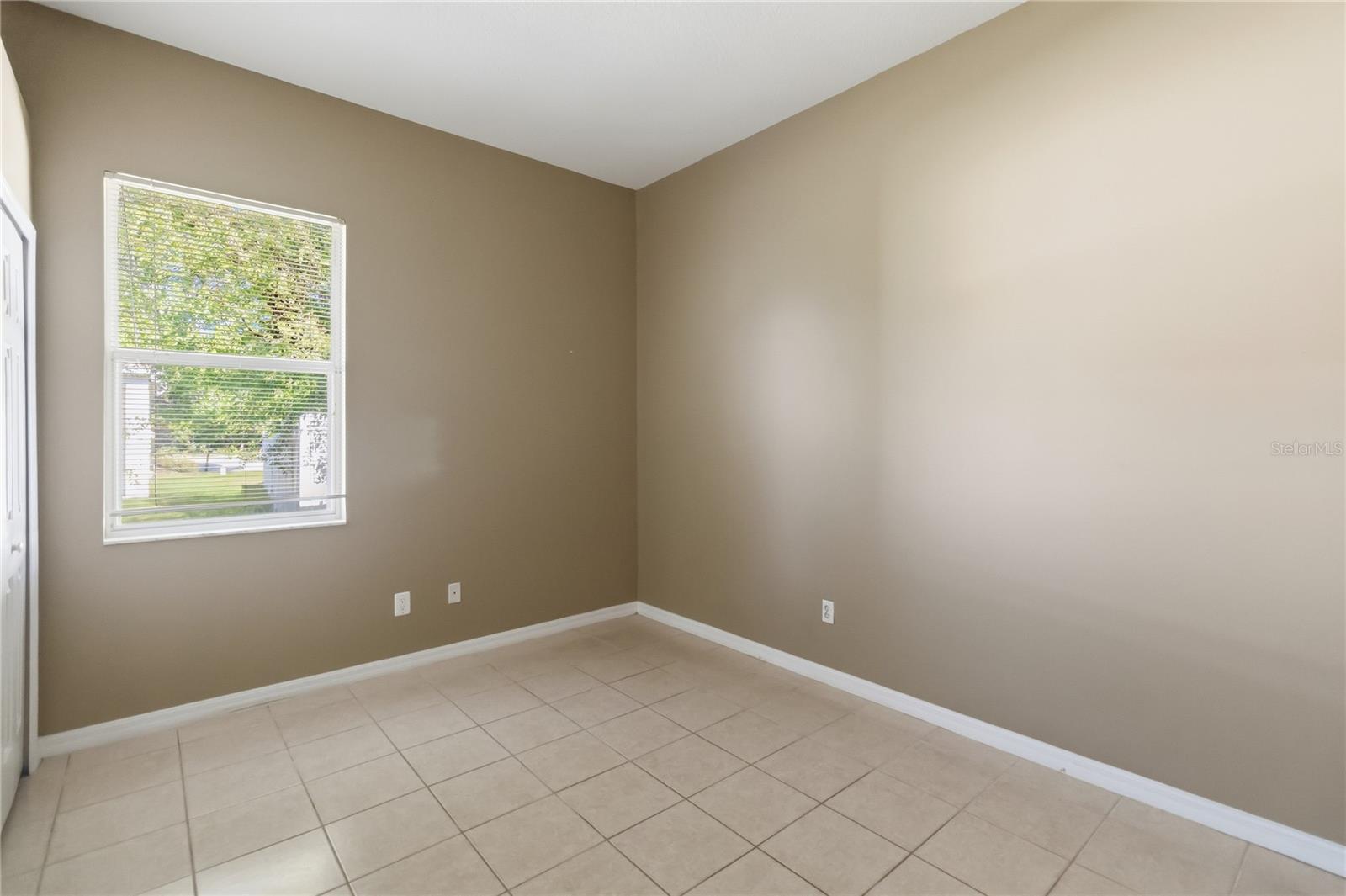 Image 19 of 41 For 677 Buckhaven Loop