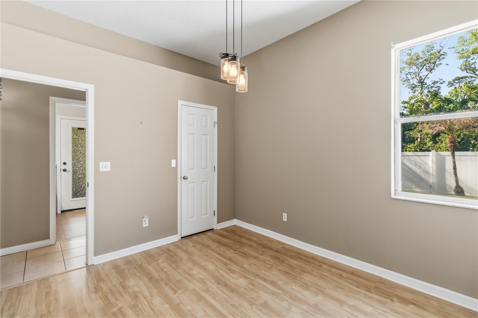 Image 24 of 41 For 677 Buckhaven Loop