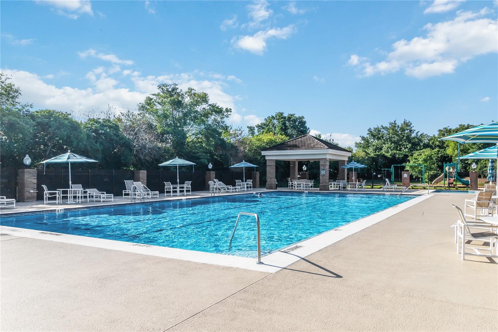 Image 38 of 41 For 677 Buckhaven Loop