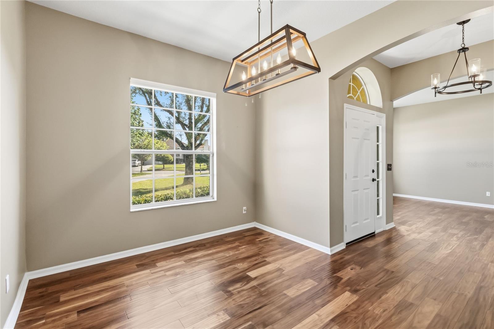 Image 4 of 41 For 677 Buckhaven Loop