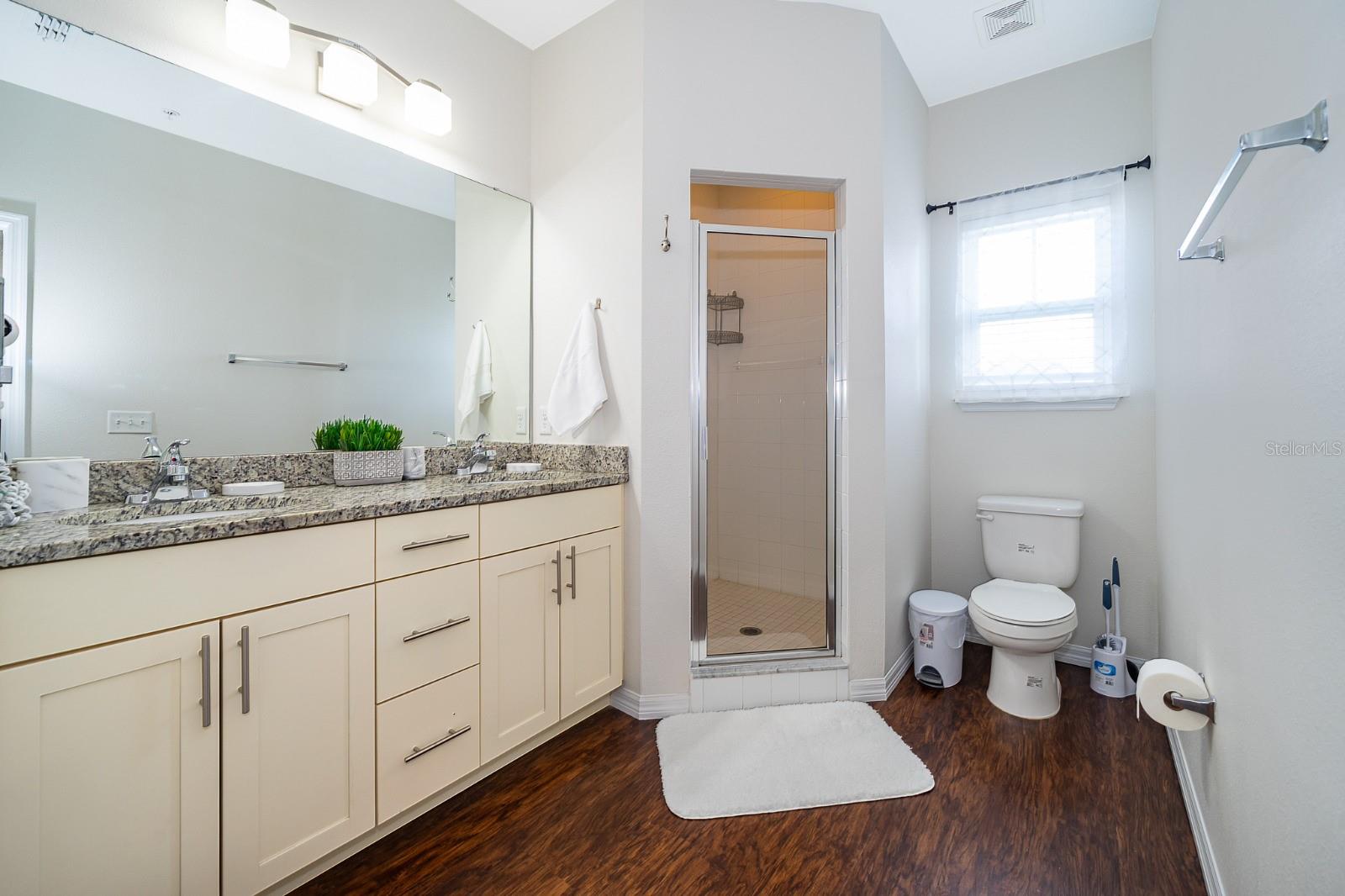 Image 11 of 18 For 8913 Shine Drive