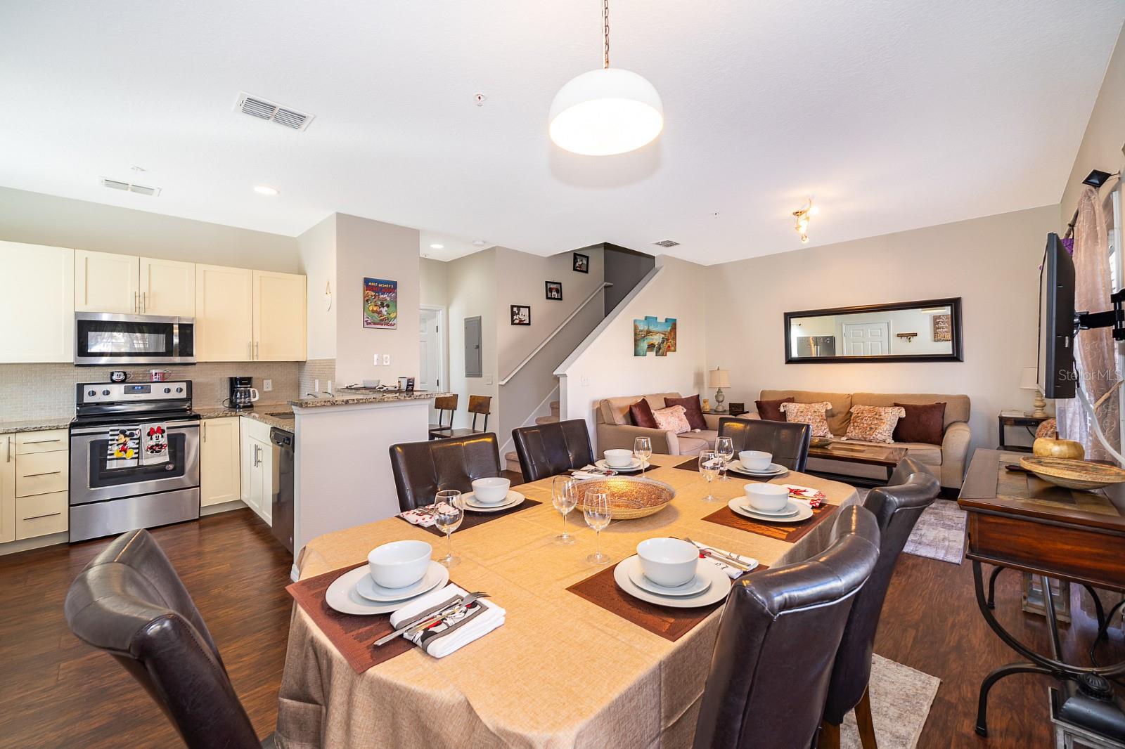 Image 3 of 18 For 8913 Shine Drive