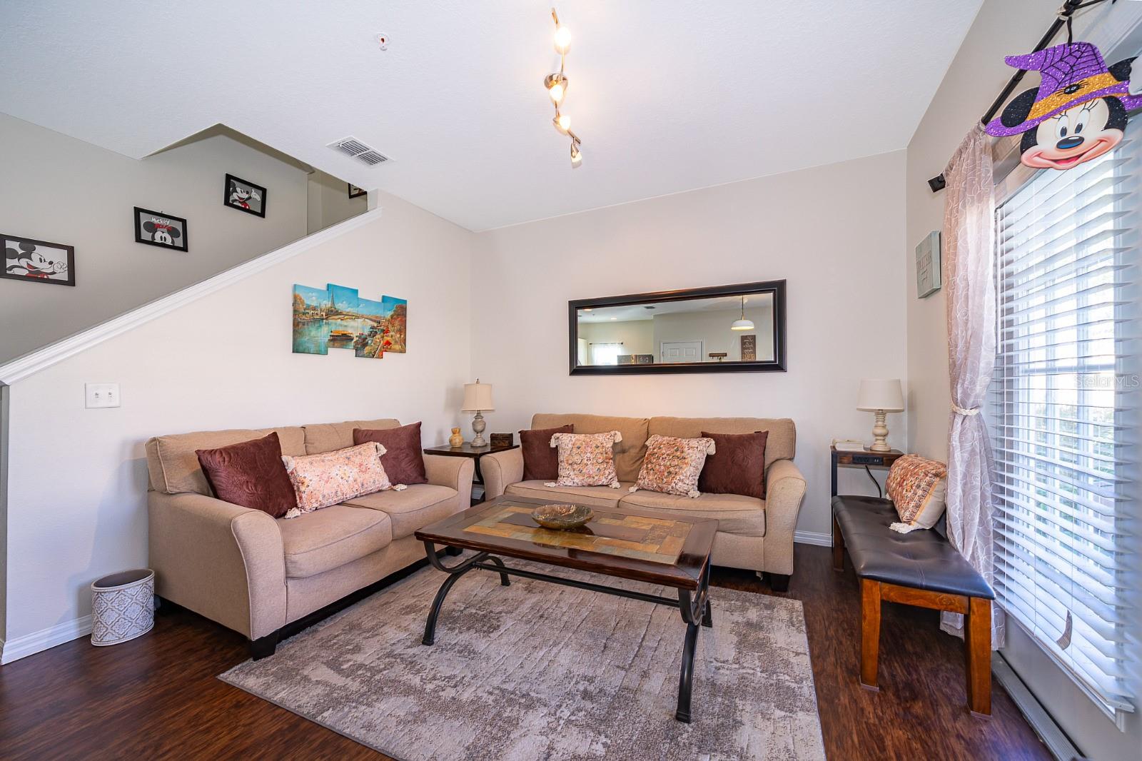 Image 4 of 18 For 8913 Shine Drive