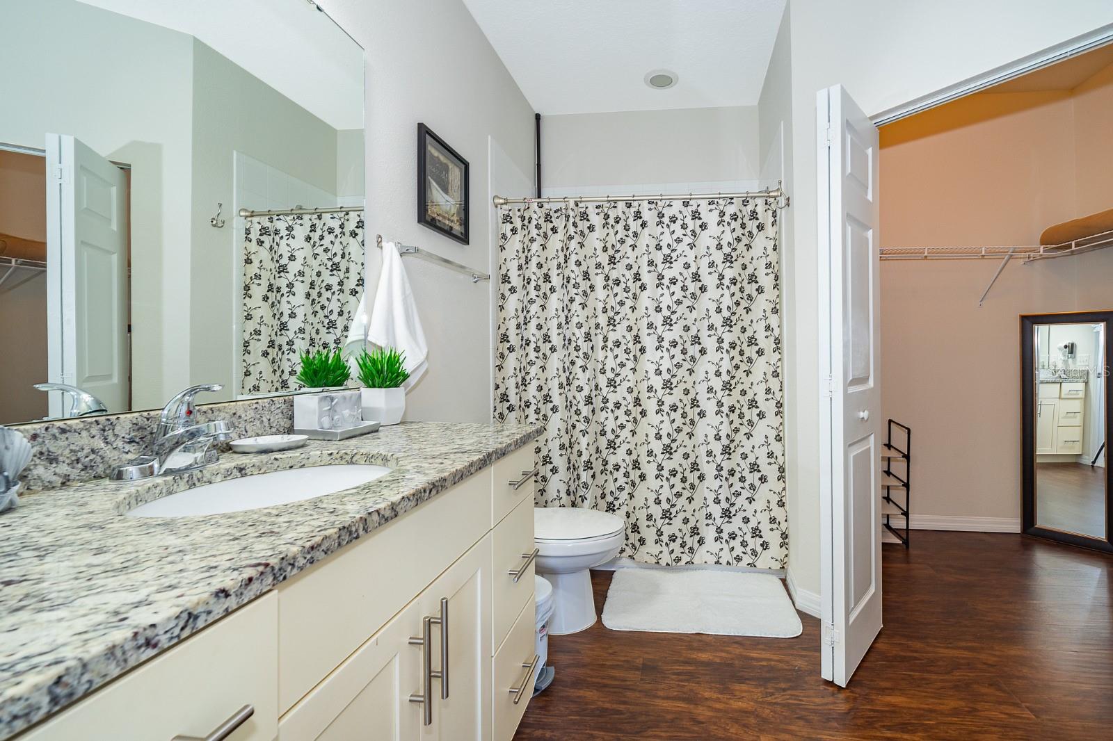 Image 7 of 18 For 8913 Shine Drive