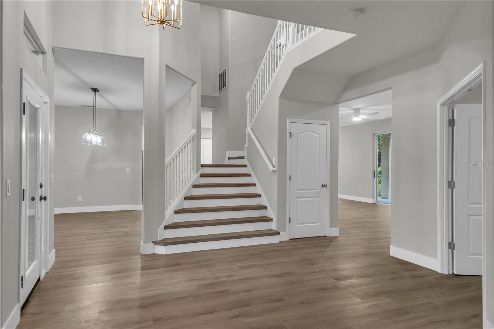 Image 10 of 52 For 2640 Grove View Drive