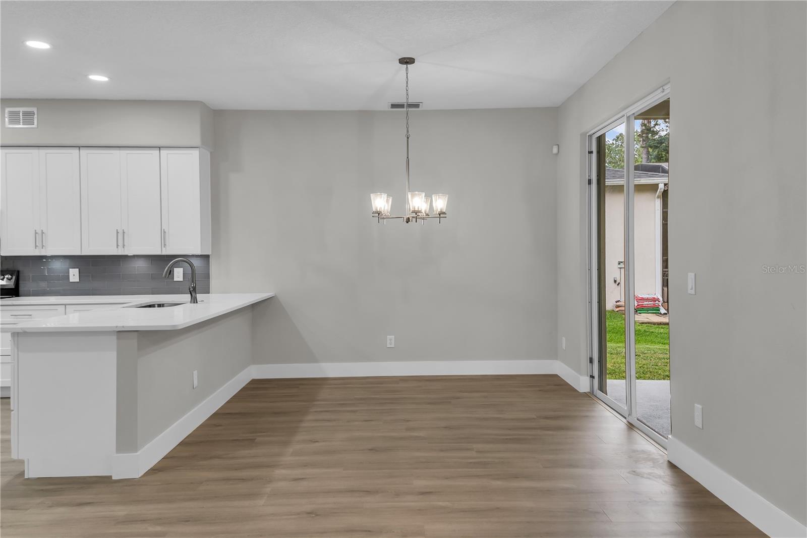 Image 7 of 52 For 2640 Grove View Drive