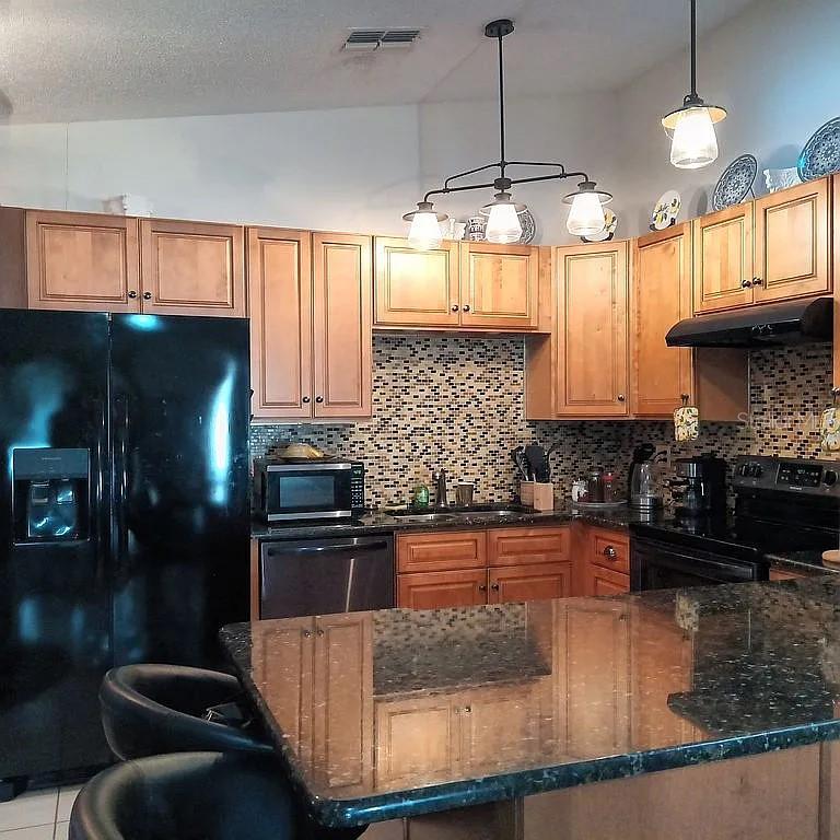 Image 10 of 21 For 5366 Royal Palm Avenue 5366