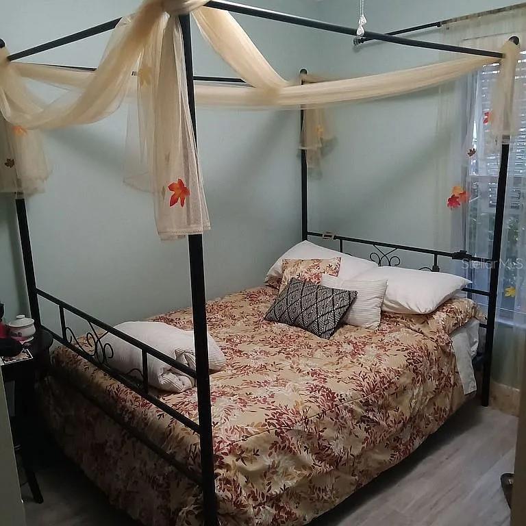 Image 19 of 21 For 5366 Royal Palm Avenue 5366