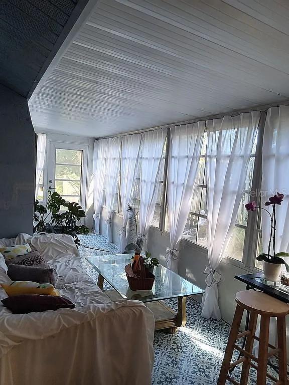 Image 5 of 21 For 5366 Royal Palm Avenue 5366