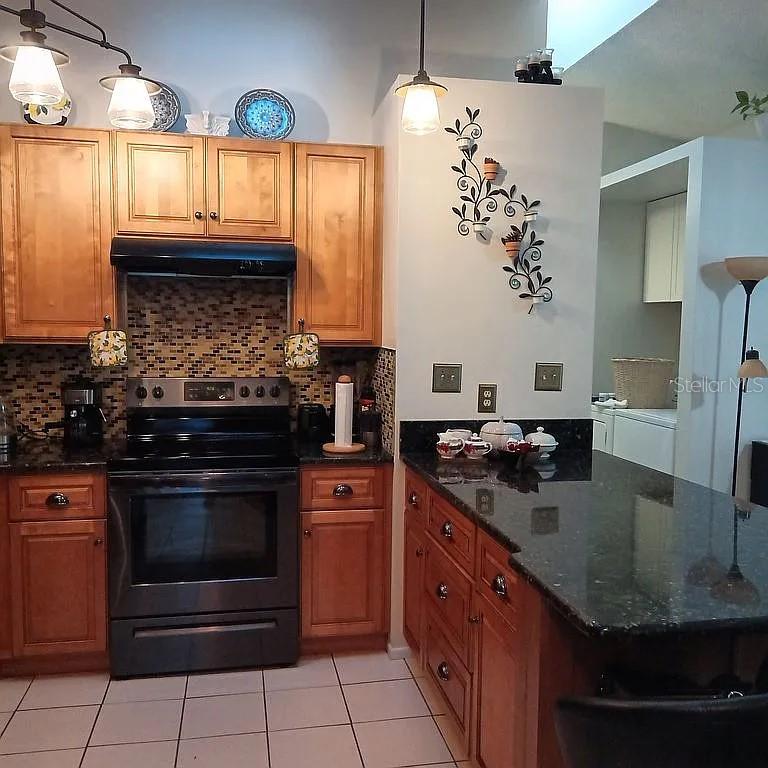 Image 9 of 21 For 5366 Royal Palm Avenue 5366