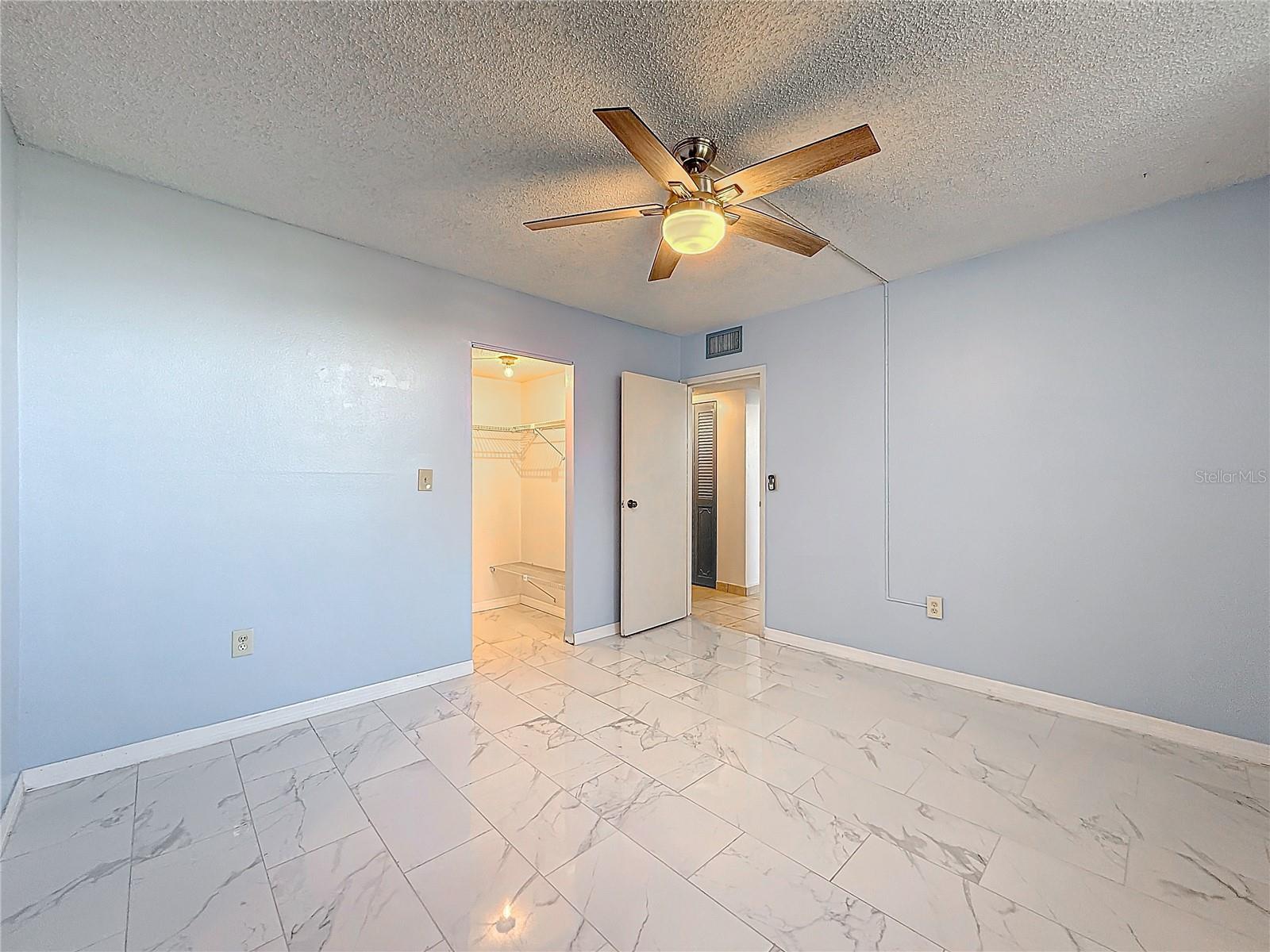 Image 11 of 23 For 2850 Somerset Drive 204l