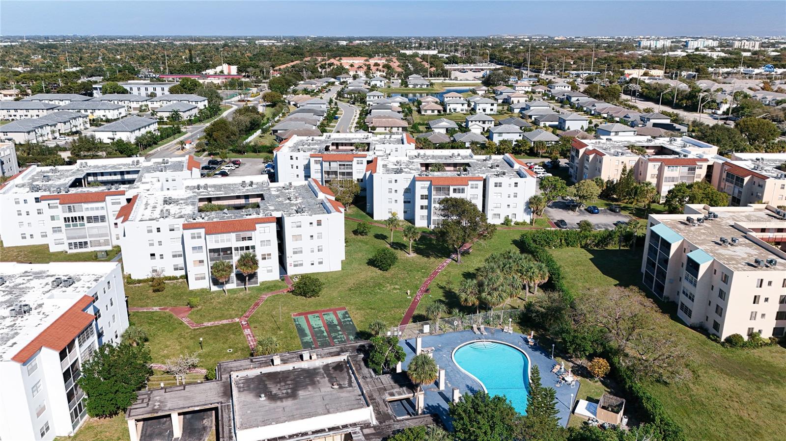 Image 3 of 23 For 2850 Somerset Drive 204l