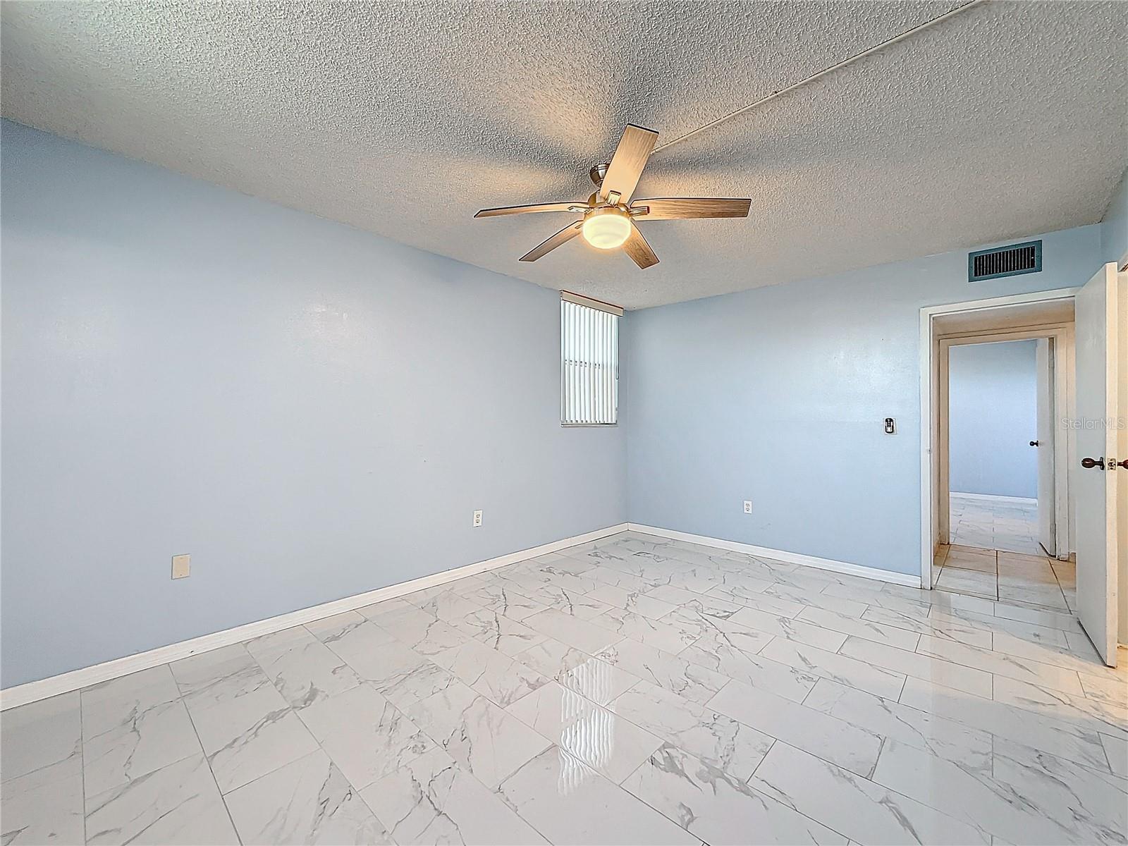 Image 6 of 23 For 2850 Somerset Drive 204l