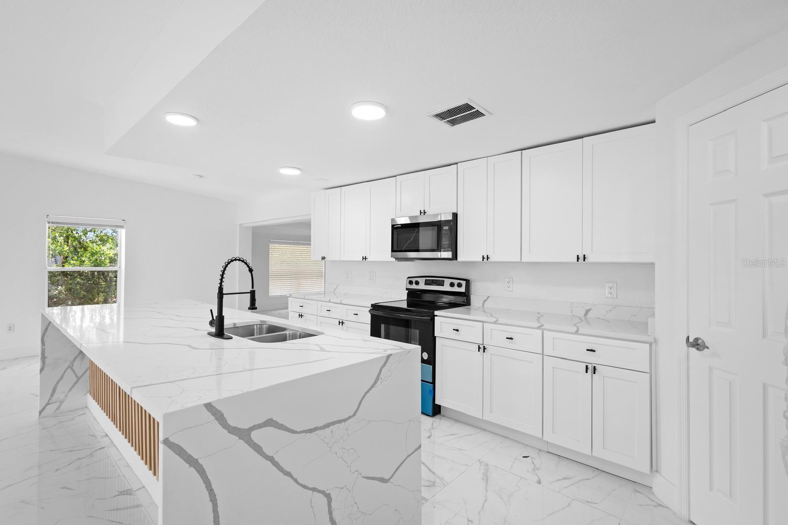 Image 18 of 31 For 1511 Horatio Avenue