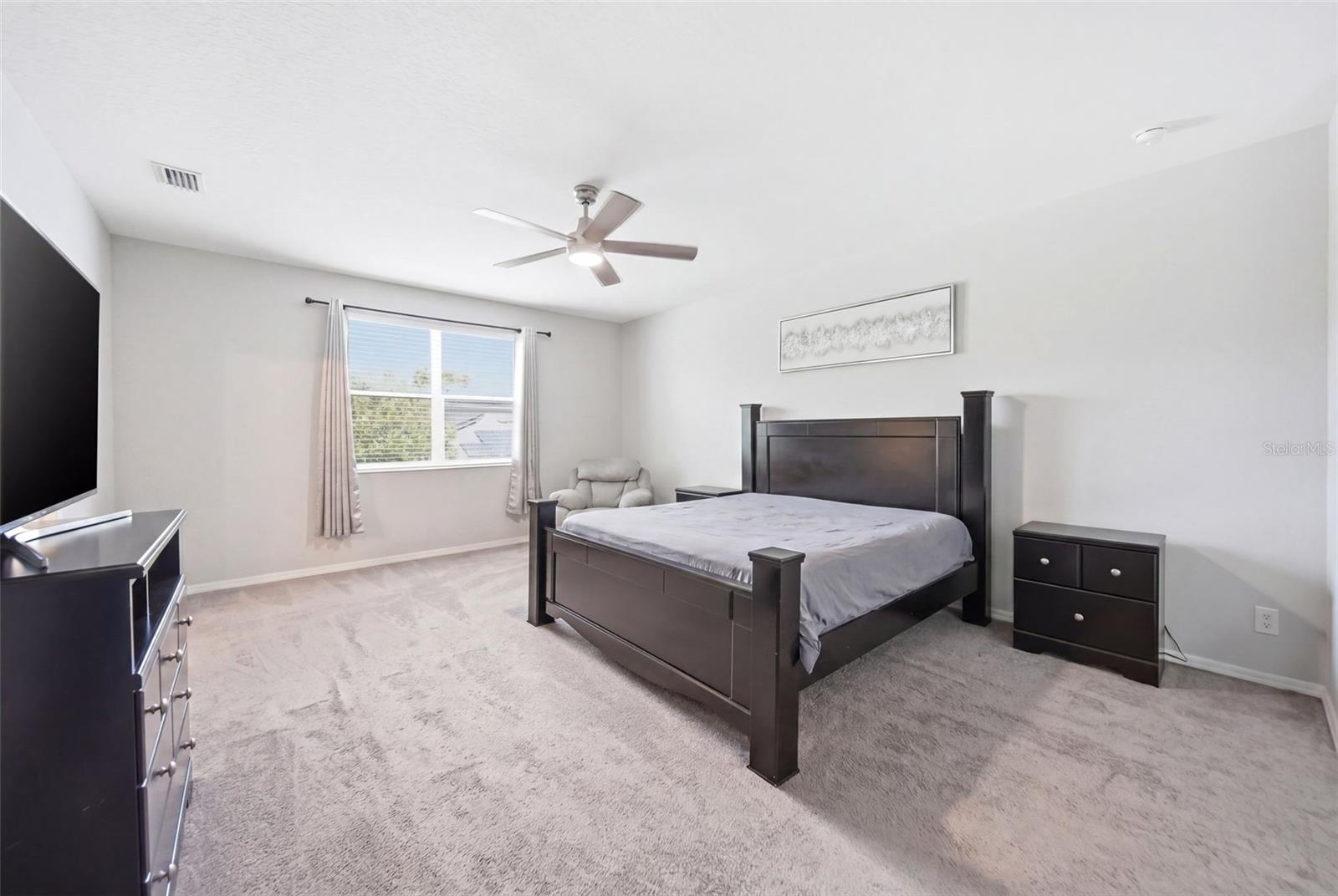 Image 16 of 36 For 947 Maypole Drive