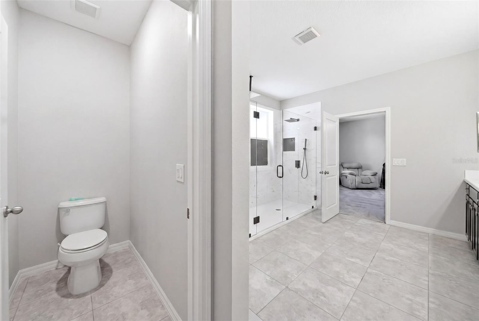 Image 19 of 36 For 947 Maypole Drive