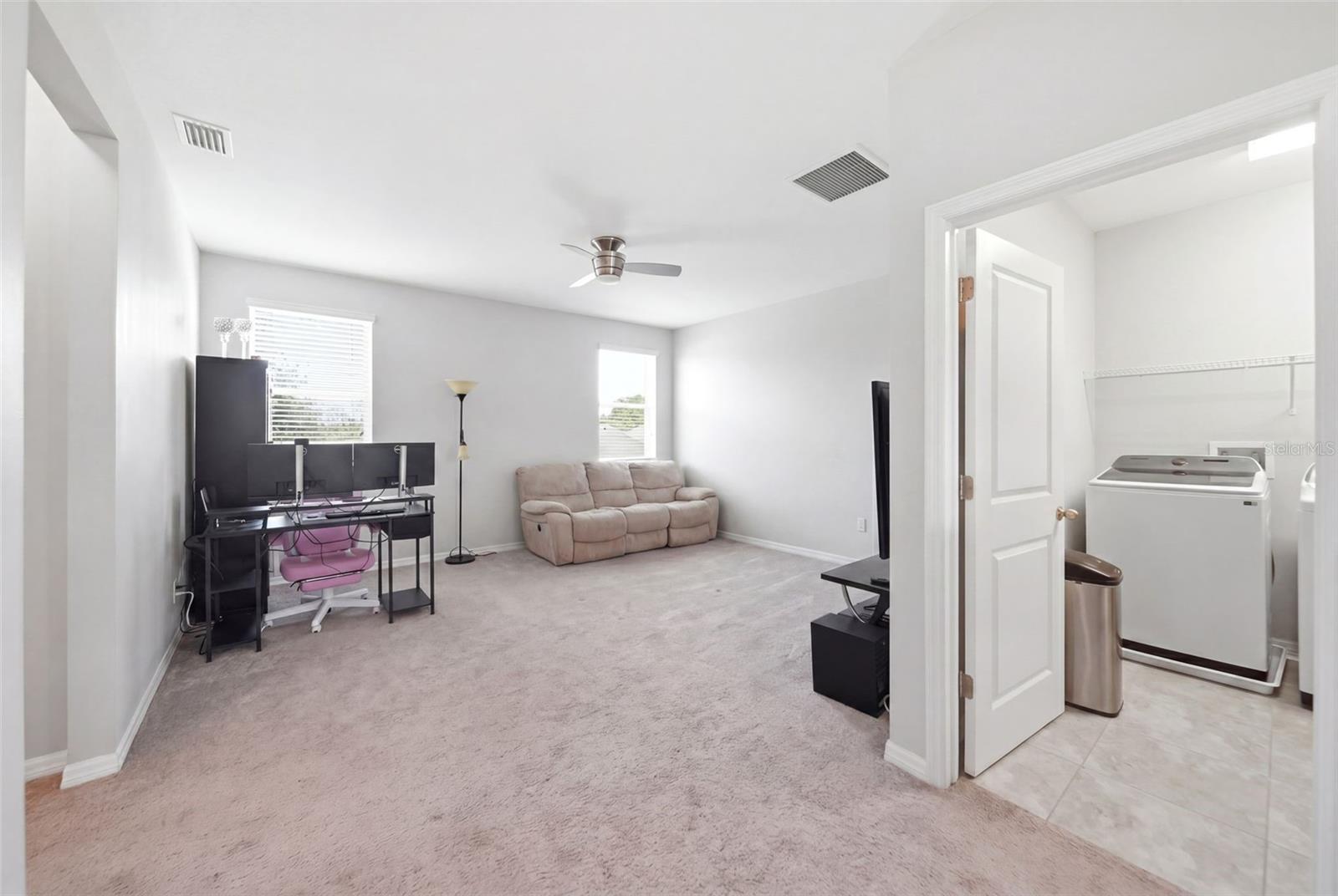 Image 24 of 36 For 947 Maypole Drive