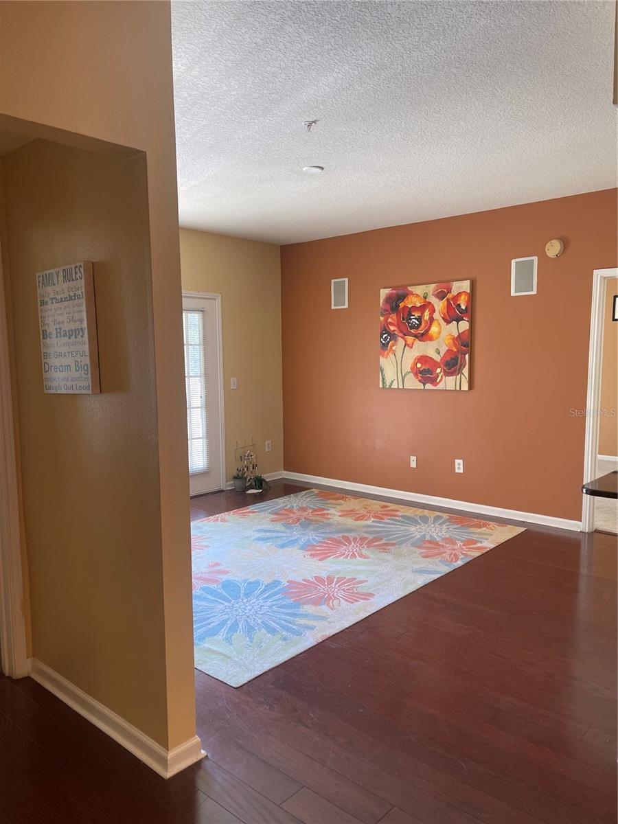 Image 5 of 9 For 2001 Tizewell Circle 1504