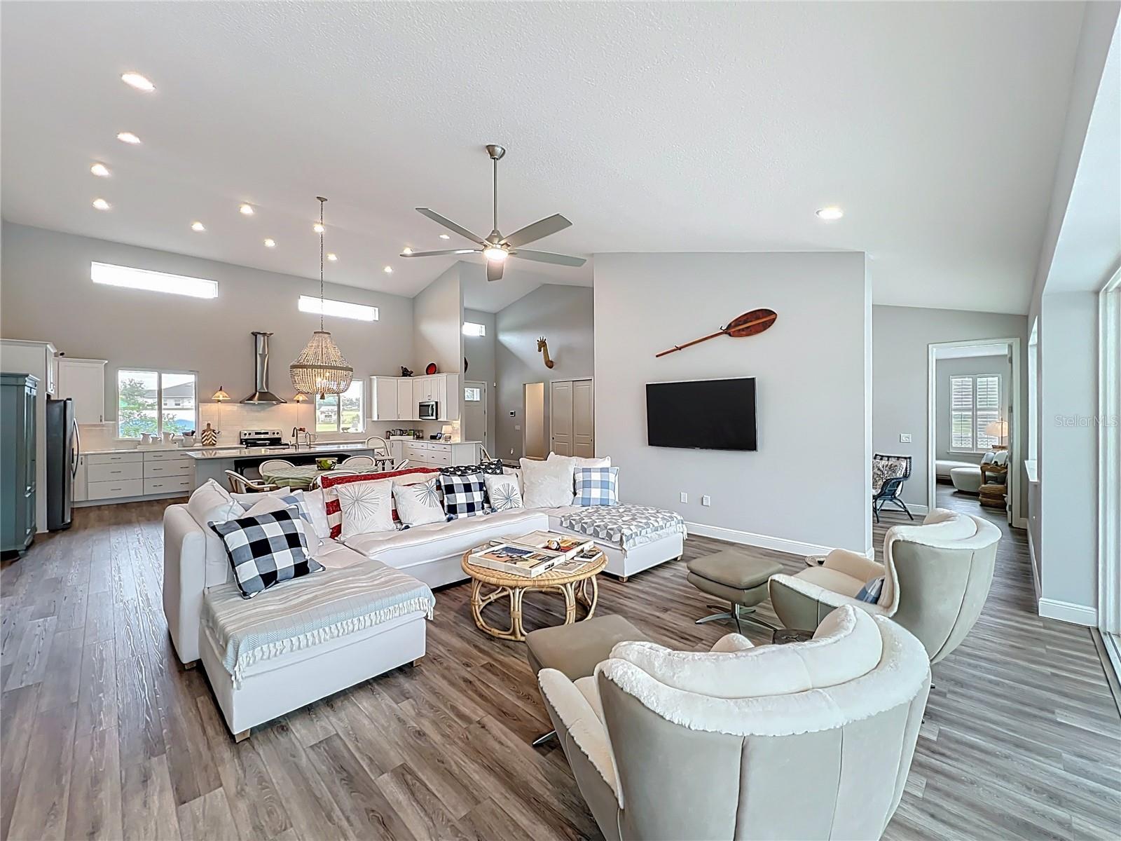 Image 18 of 67 For 10220 & 10224 Bay Lake Road