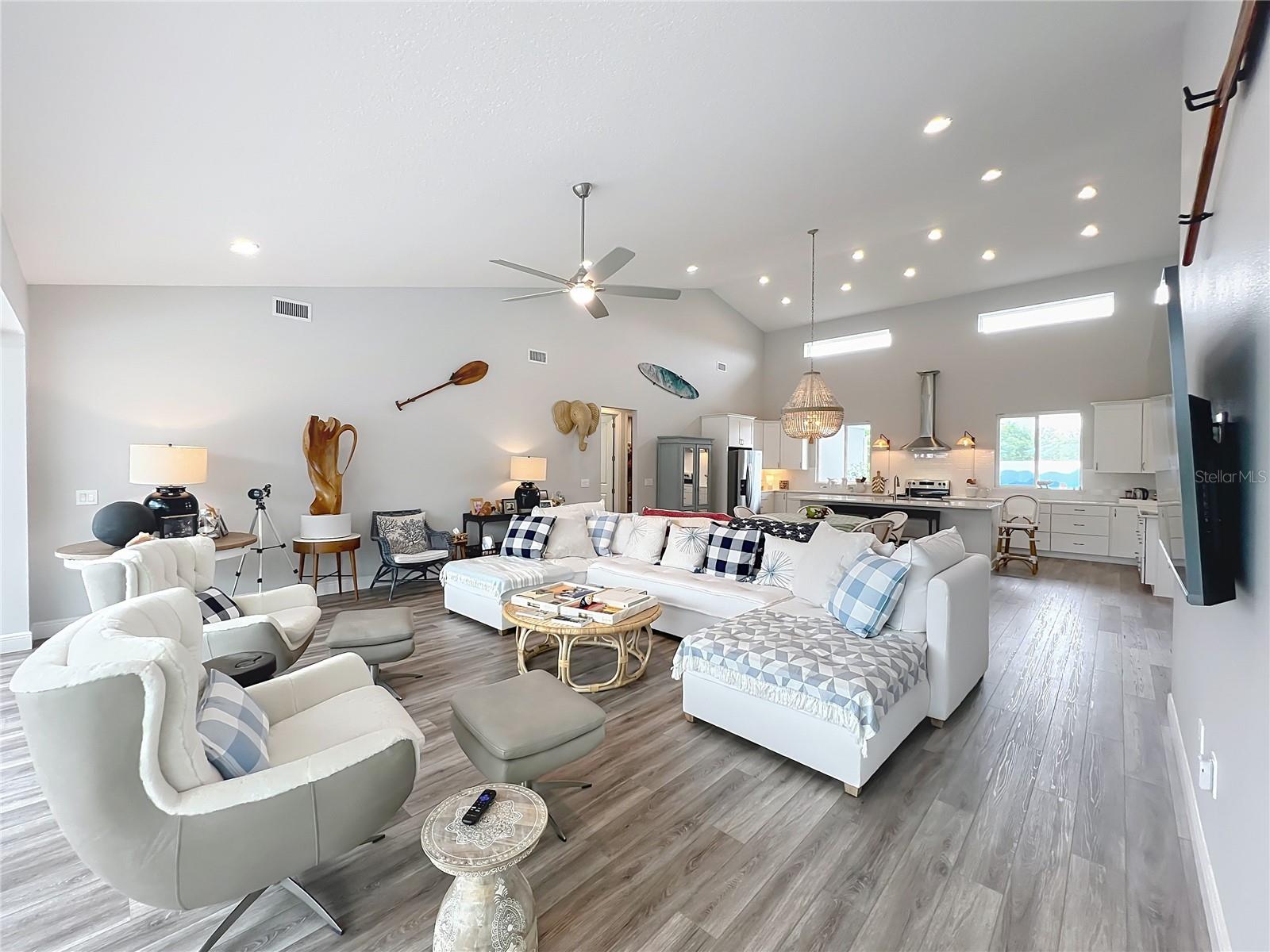 Image 20 of 67 For 10220 & 10224 Bay Lake Road