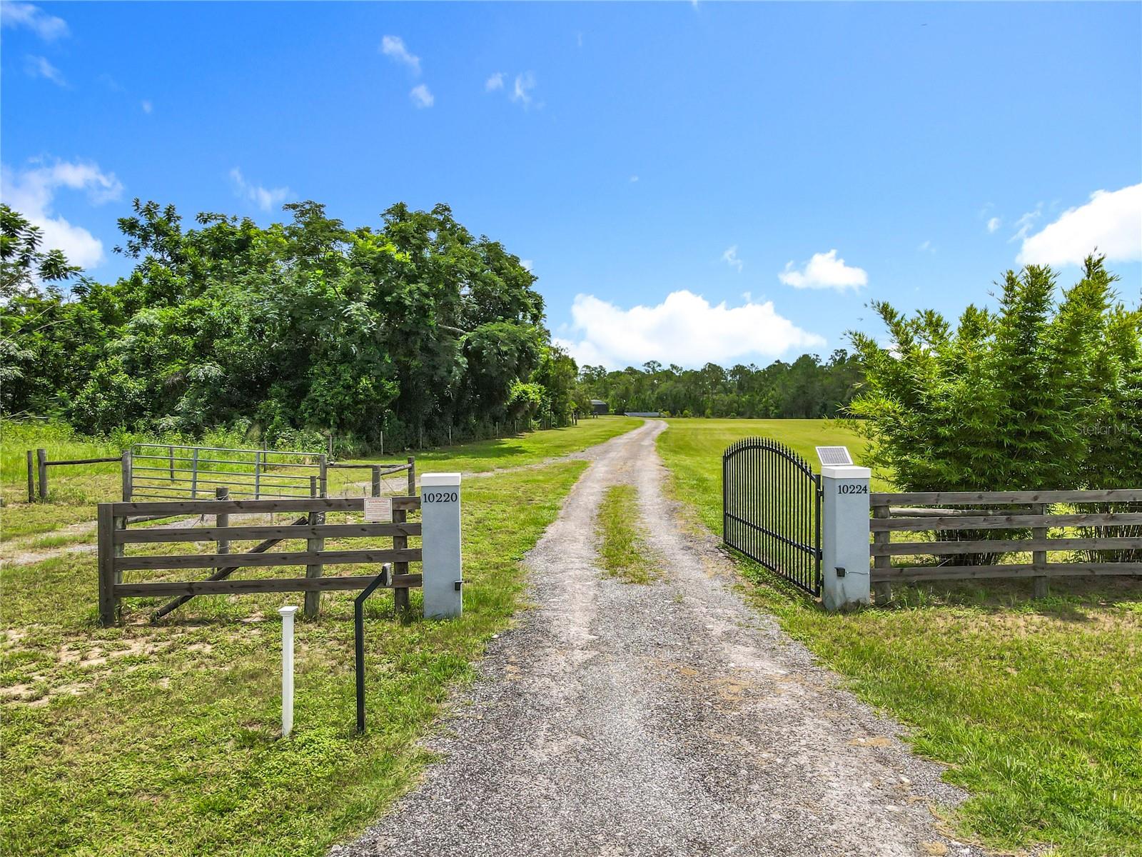 Image 4 of 67 For 10220 & 10224 Bay Lake Road