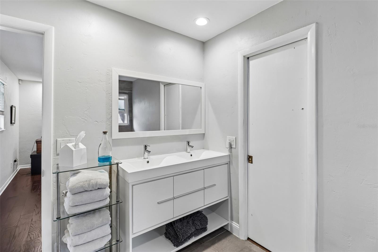 Image 16 of 36 For 77 N St Andrews Dr