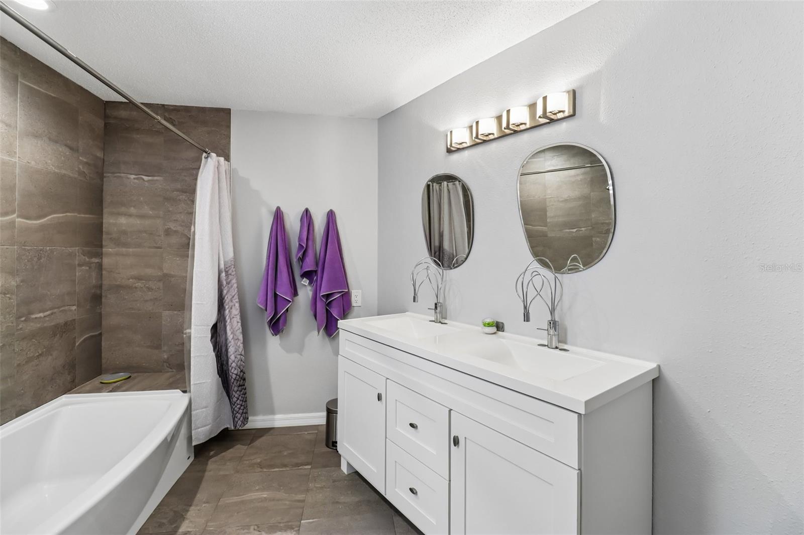 Image 20 of 36 For 77 N St Andrews Dr