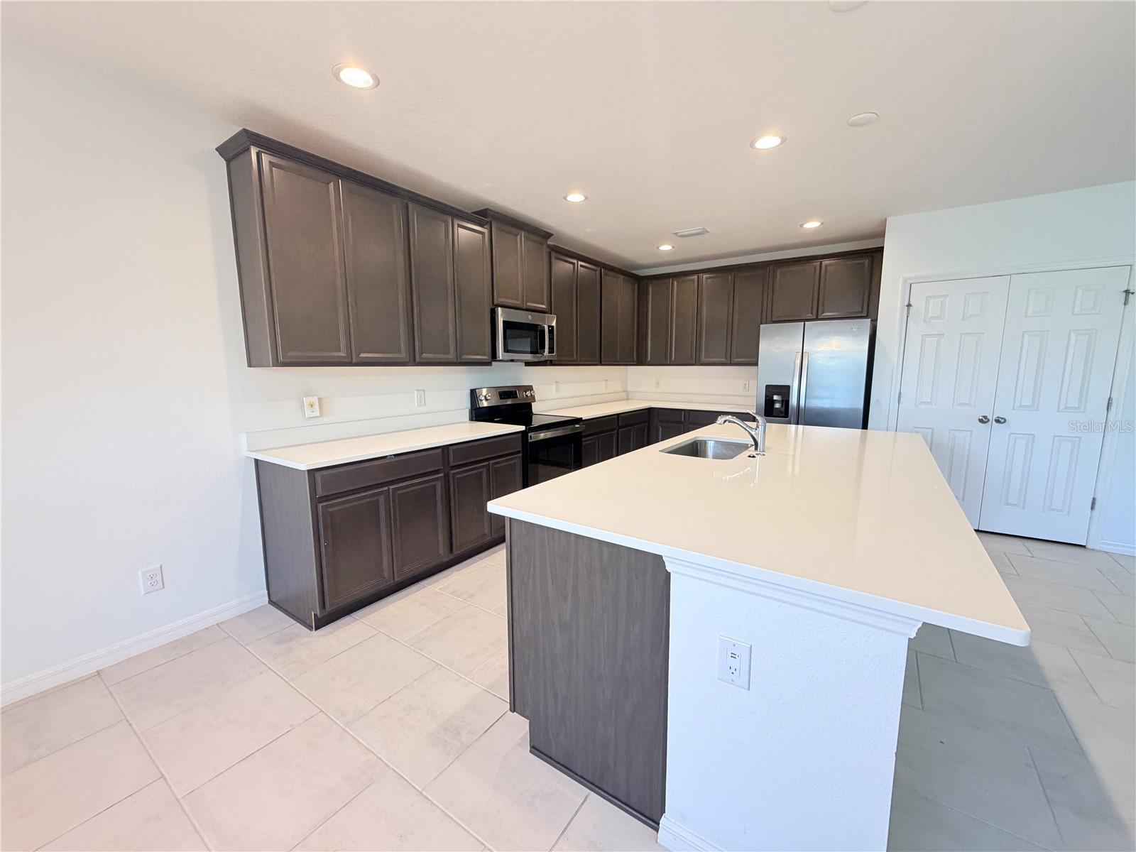 Image 6 of 44 For 4629 Bernard Boulevard