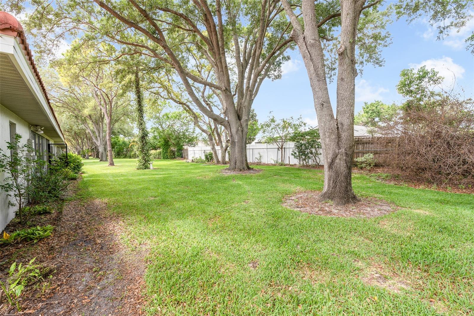 Image 23 of 79 For 7516 Chapelhill Drive