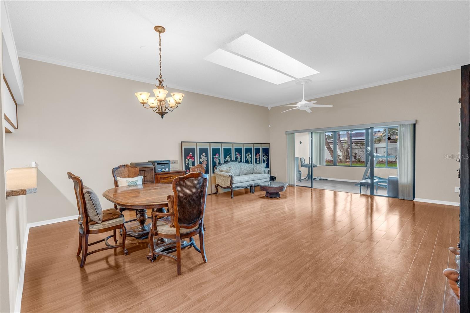 Image 35 of 79 For 7516 Chapelhill Drive