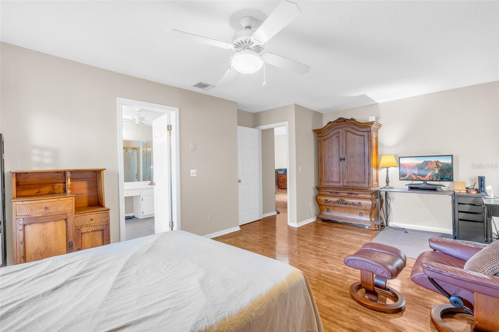 Image 54 of 79 For 7516 Chapelhill Drive