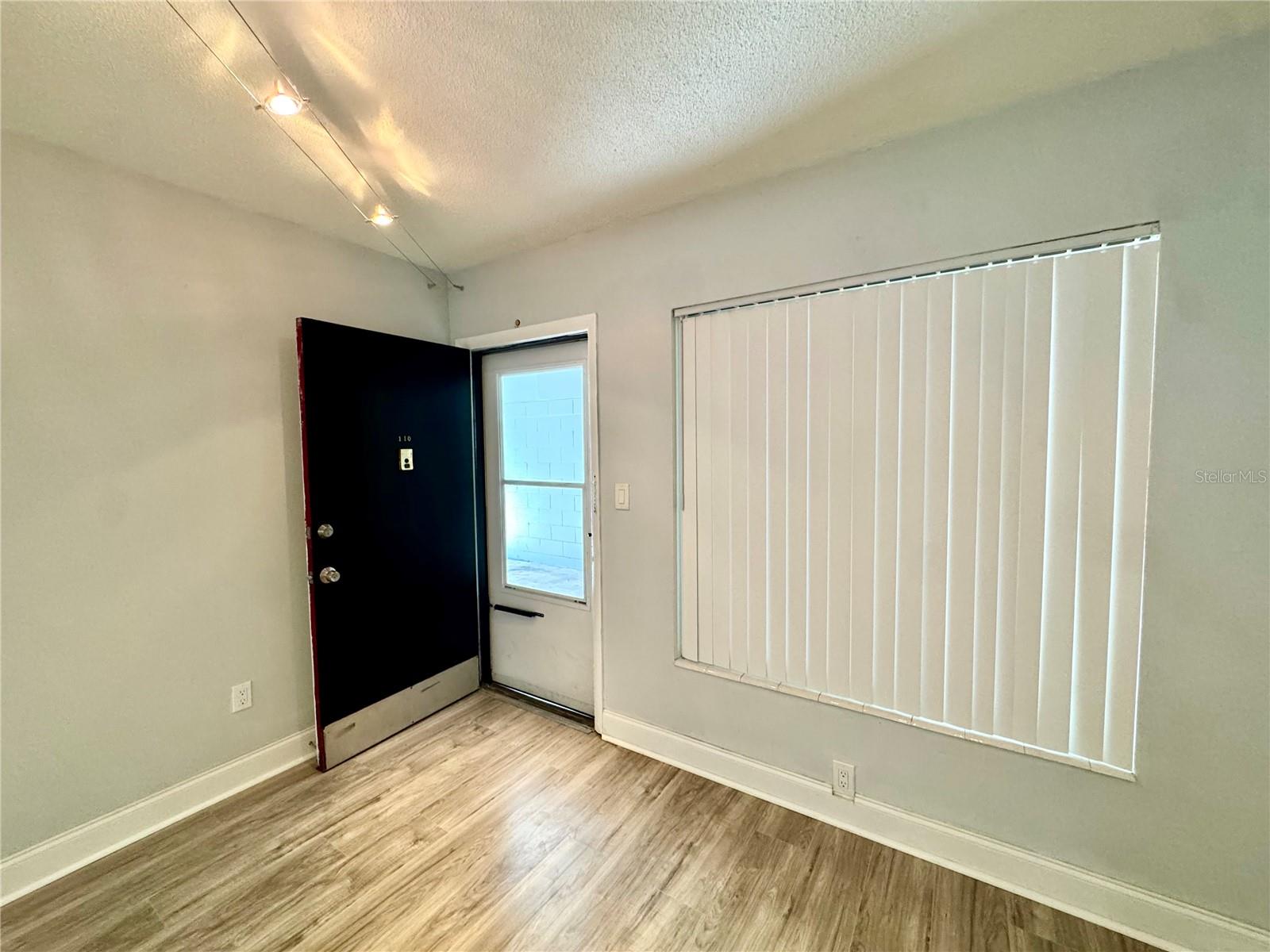 Image 3 of 11 For 825 Primrose Drive 110