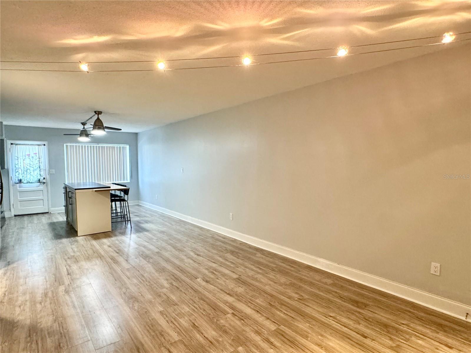 Image 5 of 11 For 825 Primrose Drive 110