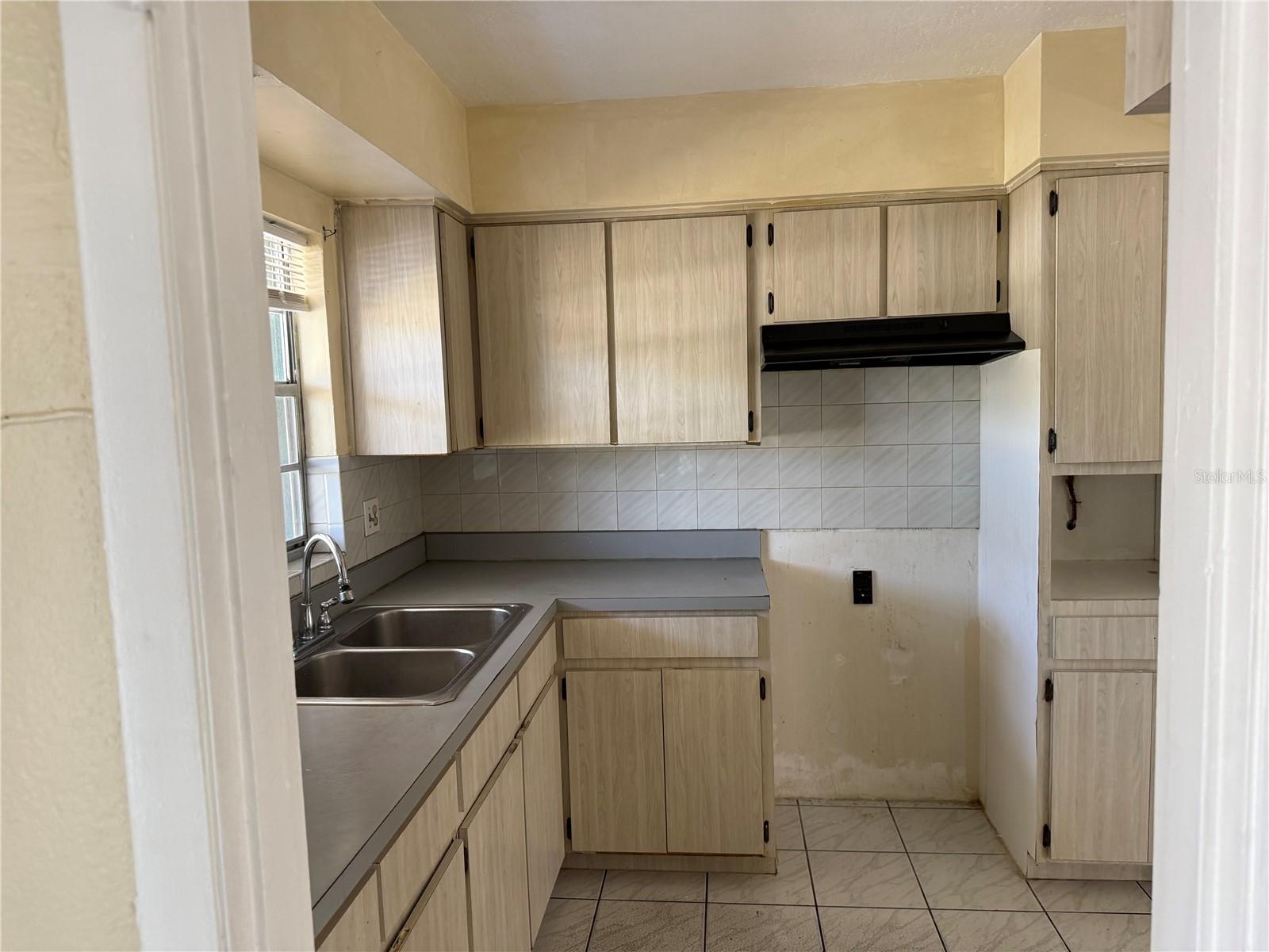 Image 3 of 12 For 5410 Pecos Street