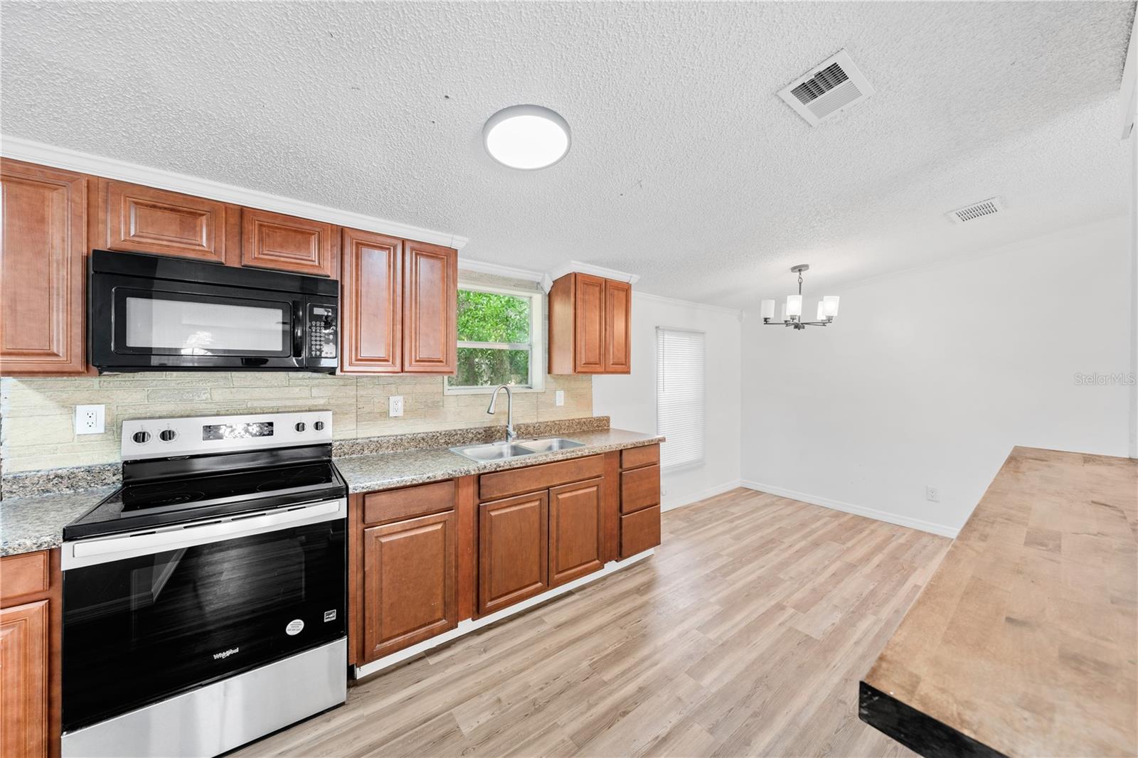 Image 10 of 37 For 9545 161st Street