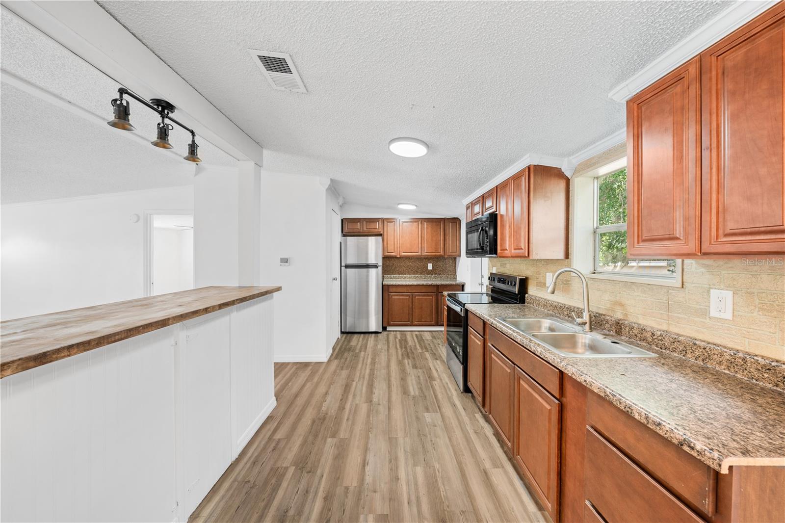 Image 12 of 37 For 9545 161st Street