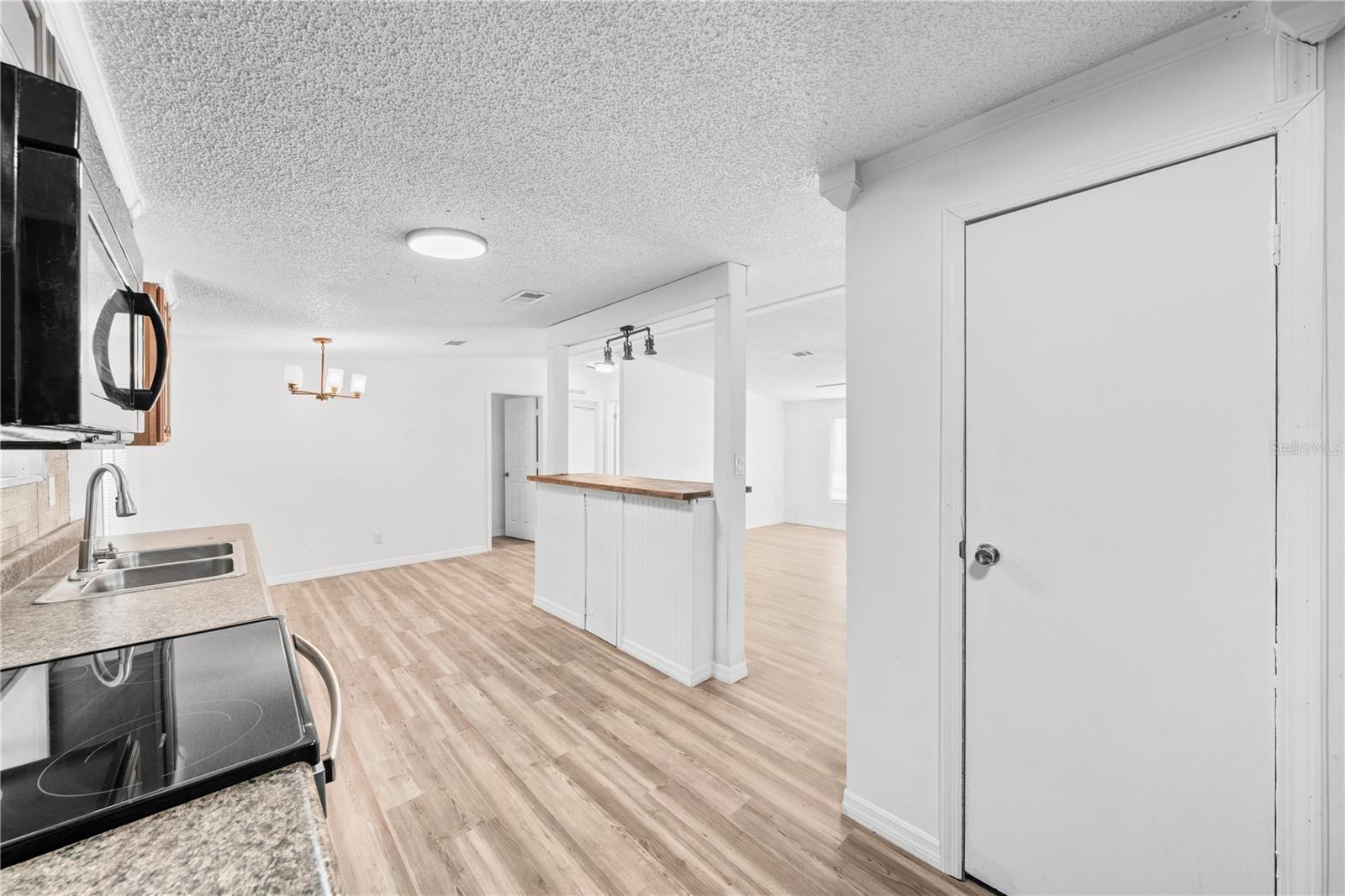 Image 24 of 37 For 9545 161st Street