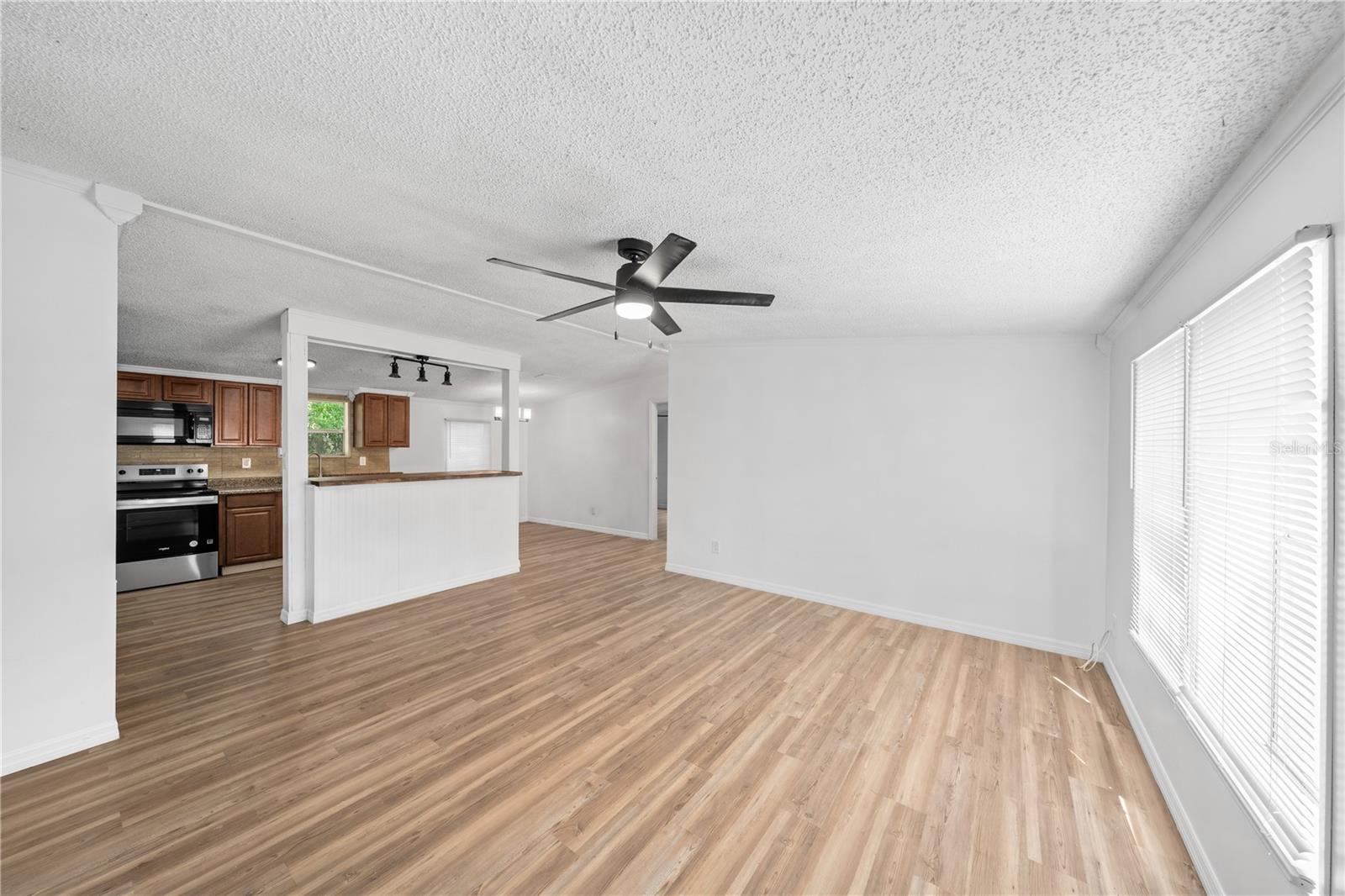 Image 6 of 37 For 9545 161st Street