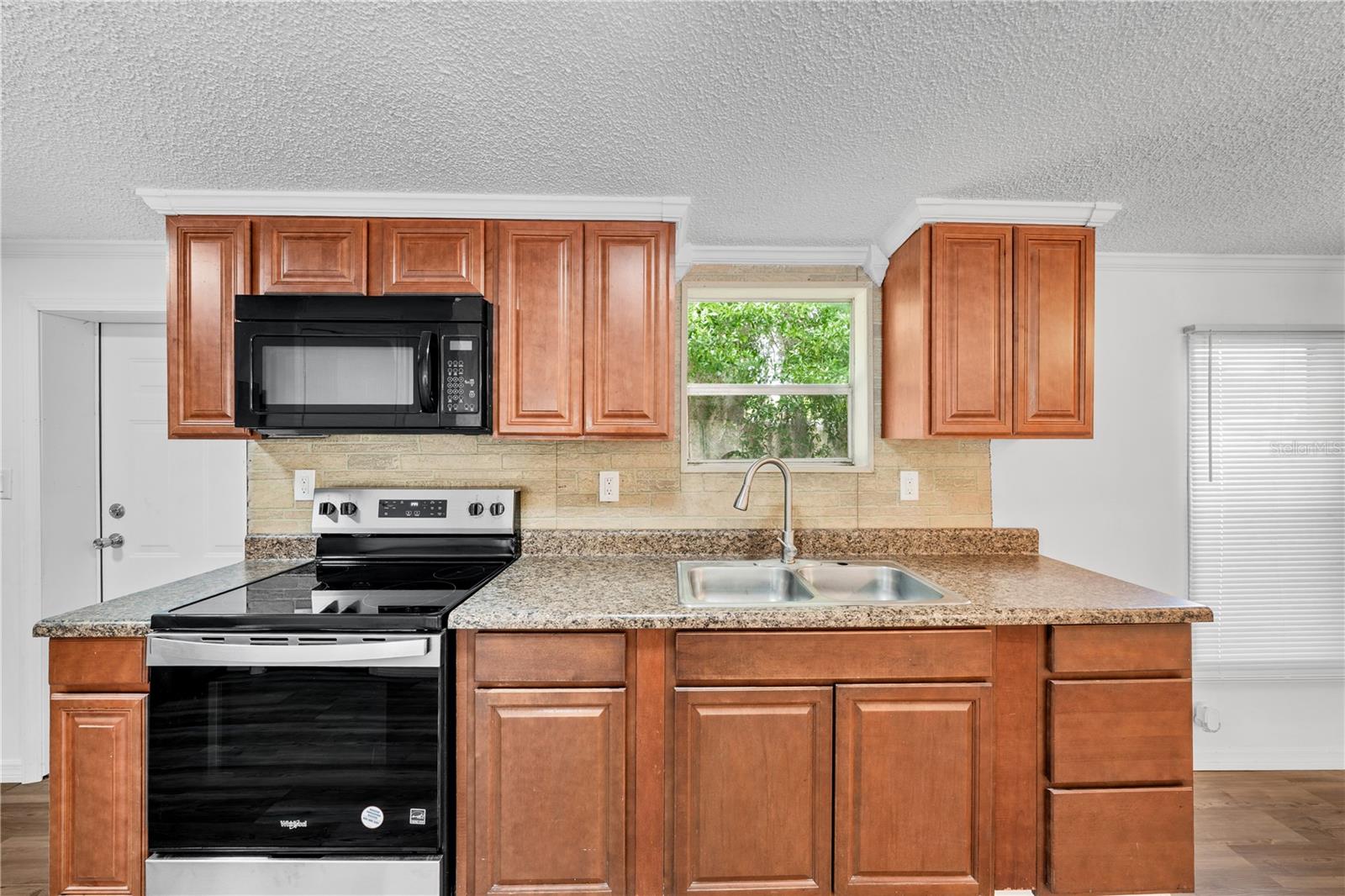 Image 8 of 37 For 9545 161st Street