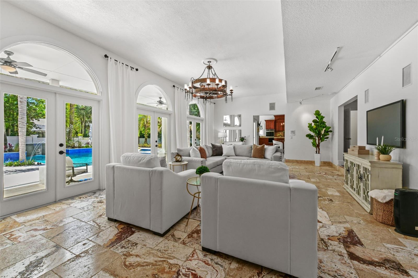 Image 13 of 100 For 2113 Silver Leaf Court