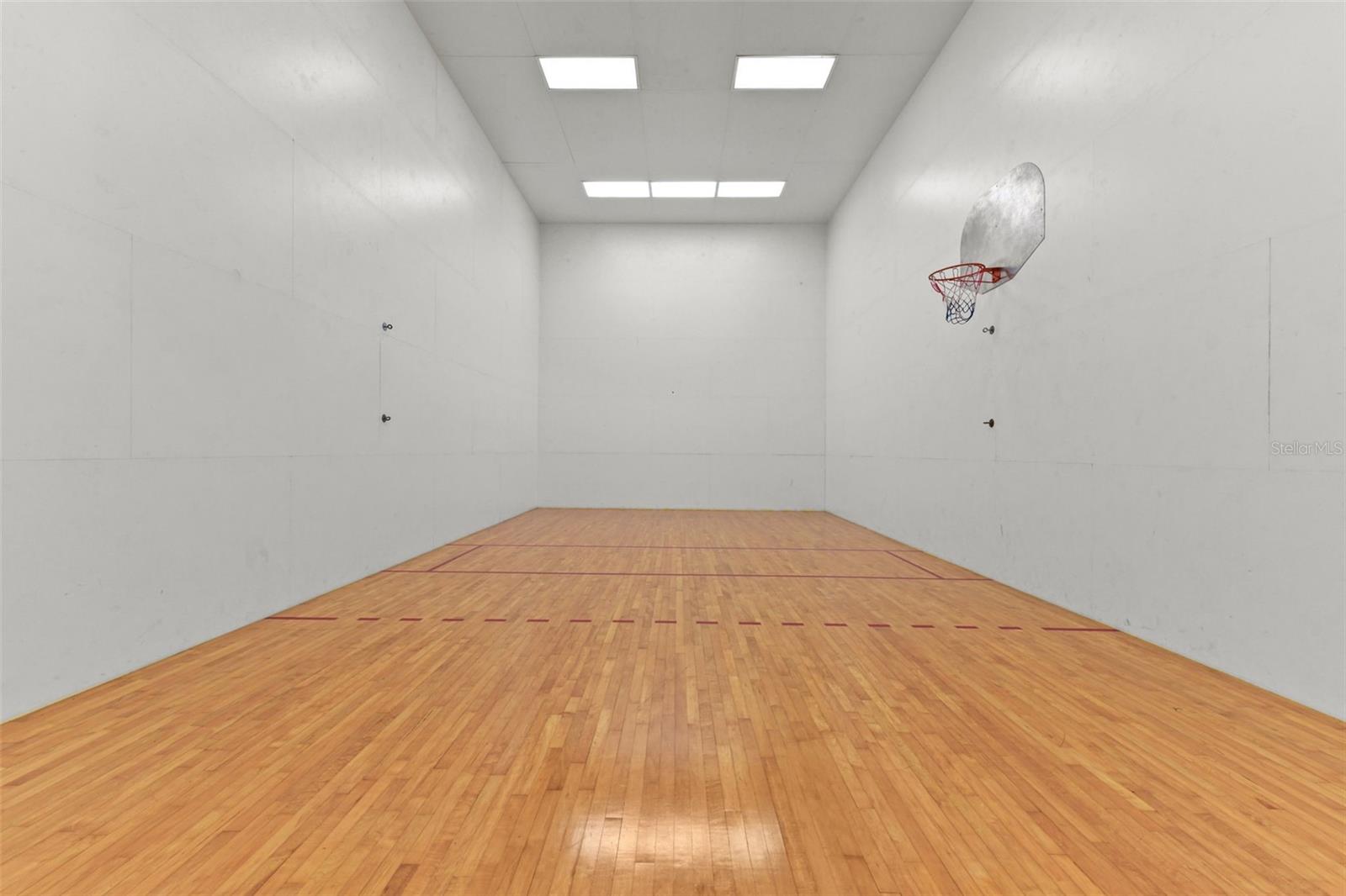 Image 27 of 100 For 2113 Silver Leaf Court