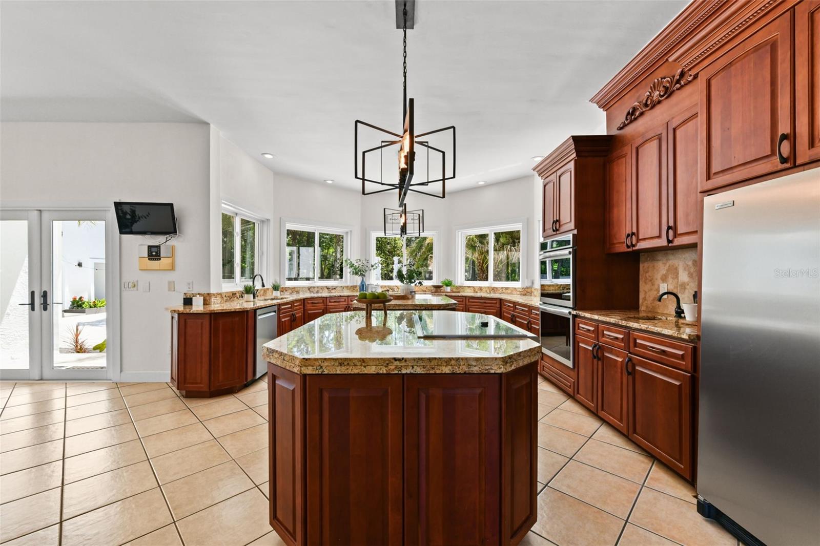 Image 31 of 100 For 2113 Silver Leaf Court