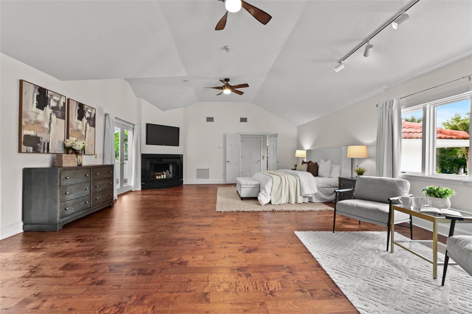 Image 34 of 100 For 2113 Silver Leaf Court