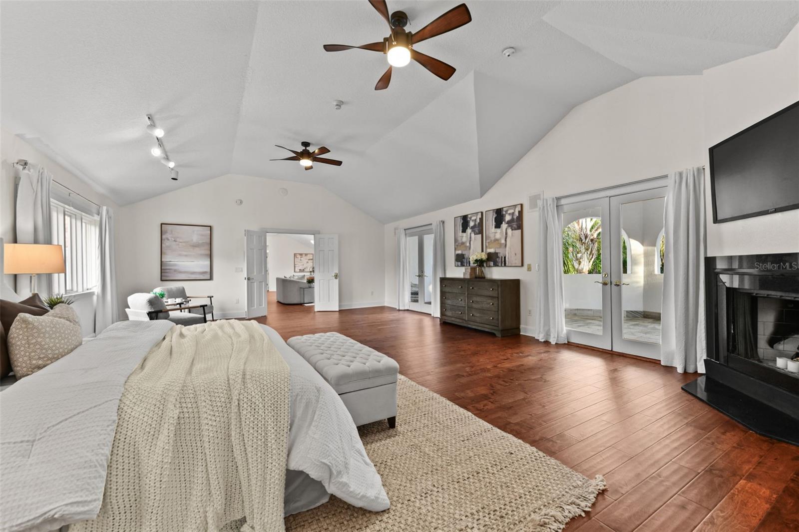 Image 35 of 100 For 2113 Silver Leaf Court