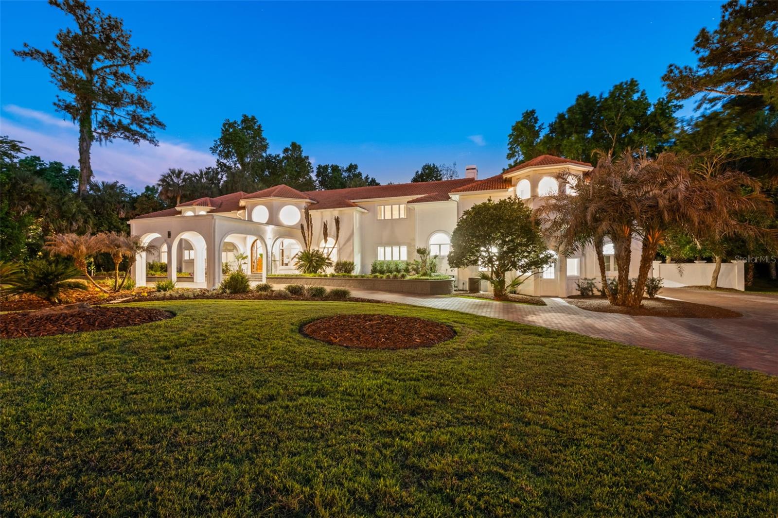 Image 4 of 100 For 2113 Silver Leaf Court