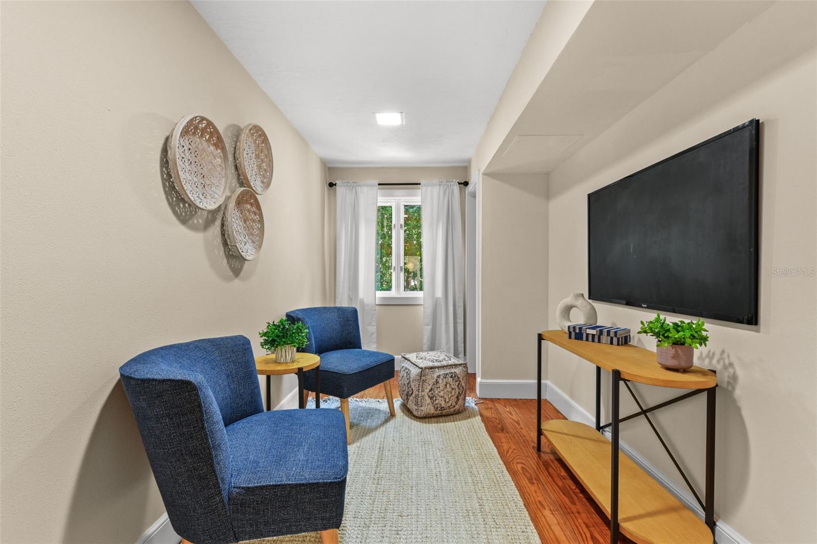 Image 62 of 100 For 2113 Silver Leaf Court