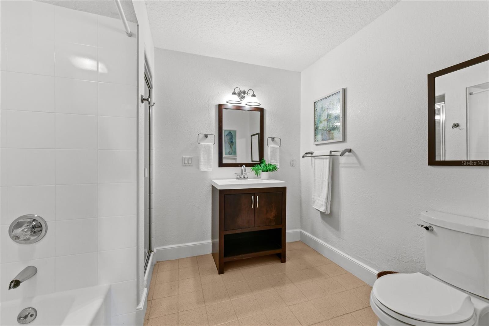 Image 64 of 100 For 2113 Silver Leaf Court