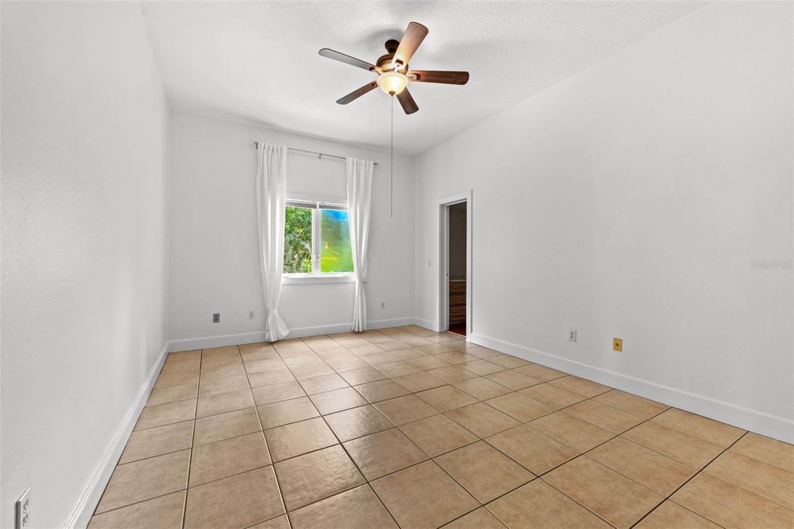 Image 66 of 100 For 2113 Silver Leaf Court